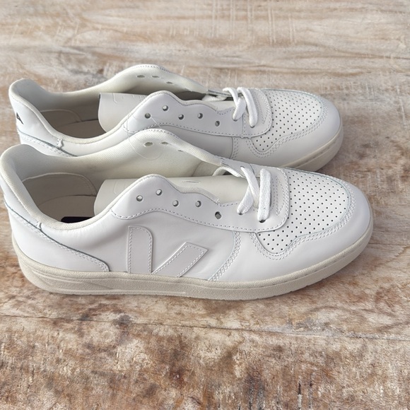Veja V-10 Sneakers {Full White/Natural} 8/39 - Picture 6 of 11